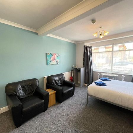 Large Ground Floor Studio Holiday Apartment Skegness - Flat 12 Bagian luar foto