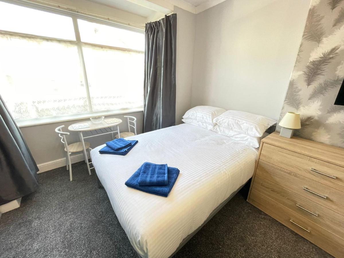 Large Ground Floor Studio Holiday Apartment Skegness - Flat 12 Bagian luar foto